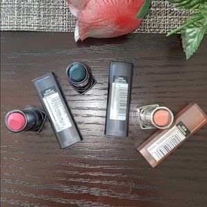 Bundle 3/$15 Color Sensational Matte Lipstick